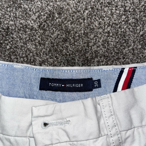 Tommy Hilfiger Shorts - Picture 2 of 3
